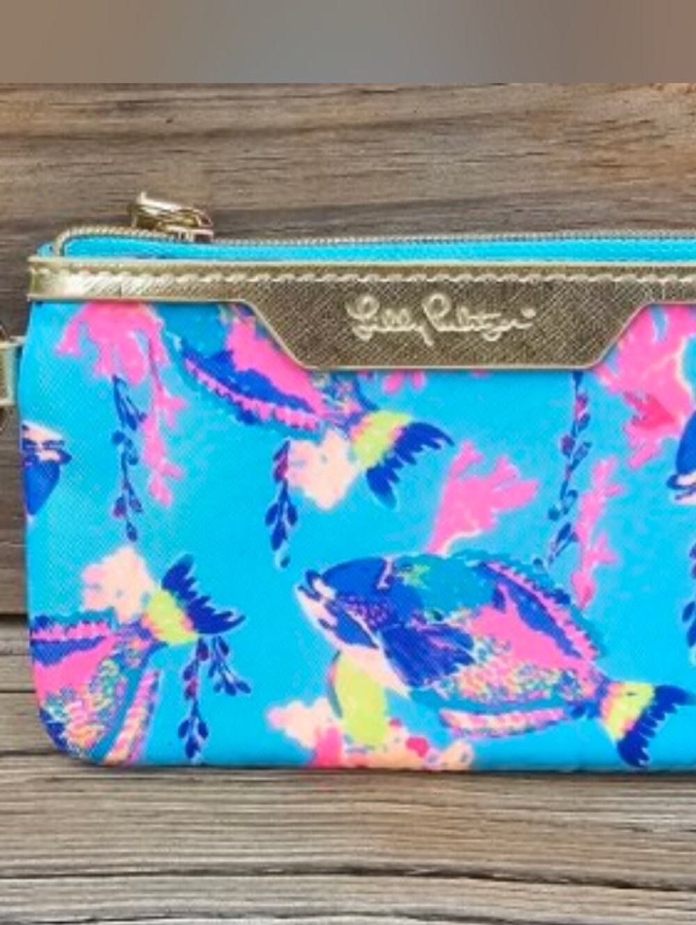 Lilly Pulitzer Blue Tropical Print Id Card Wristlet with Gold Trim Sandstorm - Picture 2 of 3